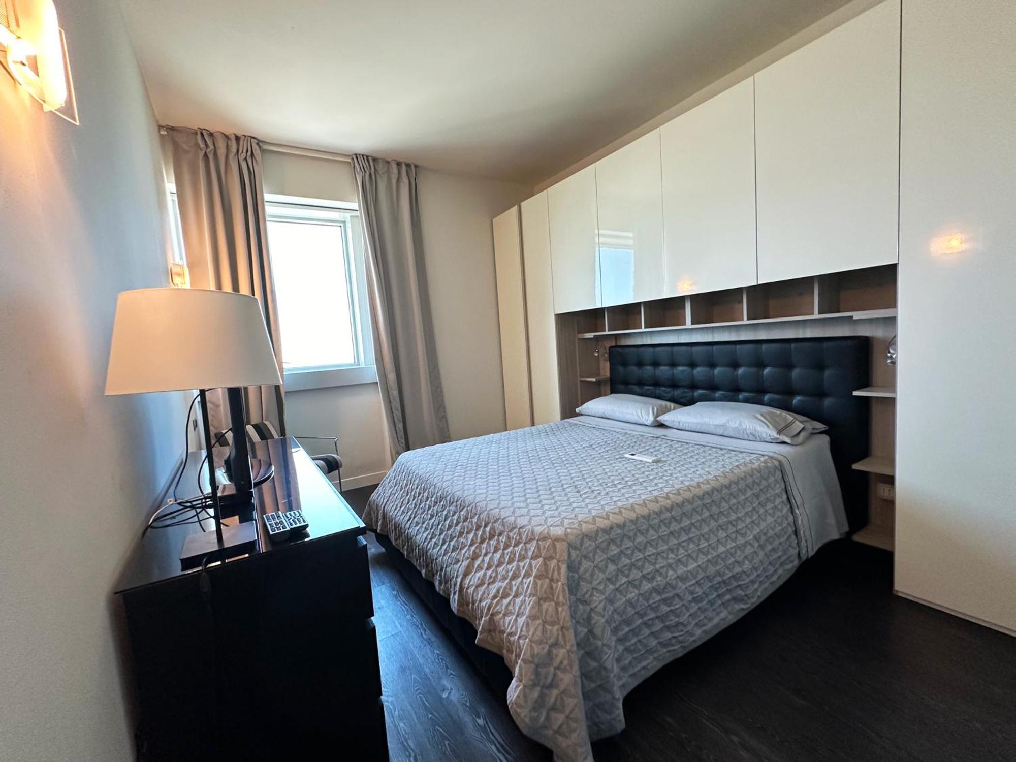 Elegante Bilocale Torre Pontina Appartement Latina Buitenkant foto